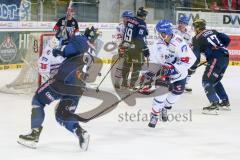 DEL - Eishockey - ERC Ingolstadt - Adler Mannheim - Saison 2015/2016 - Alexander Barta (#92 ERC Ingolstadt) - Emery Raymond Torwart(#30 Mannheim) - Foto: Meyer Jürgen