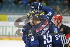 DEL - Eishockey - ERC Ingolstadt - Schwenninger Wild Wings - Saison 2015/2016 - Thomas Greilinger (#39 ERC Ingolstadt) mit dem 3:2 Führungstreffer - John Laliberte (#15 ERC Ingolstadt) - Petr Taticek (#17 ERC Ingolstadt) -  - Foto: Jürgen Meyer