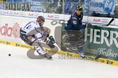 DEL - Eishockey - ERC Ingolstadt - Iserlohn Roosters - Saison 2015/2016 - Alexander Barta (#92 ERC Ingolstadt) - Raymond Robert (#23 Iserlohn)Foto: Meyer Jürgen
