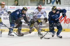 DEL - Eishockey - ERC Ingolstadt - Schwenninger Wild Wings - Saison 2015/2016 - Brandon McMillan (ERC Ingolstadt) - Patrick Pohl (#26 Schwenningen) - Danny Irmen (#19 ERC Ingolstadt) -  Foto: Jürgen Meyer