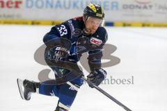 DEL - Eishockey - ERC Ingolstadt - Straubing Tigers - Björn Barta (ERC 33)