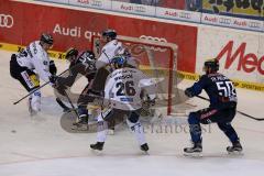 DEL - Eishockey - ERC Ingolstadt - Eisbären Berlin - Saison 2015/2016 - Björn Barta (#33 ERC Ingolstadt) - Busch Florian (#26 Berlin) - Wissmann Kai (#82 Berlin) - Foto: Jürgen Meyer