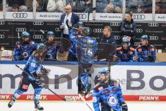 DEL; Playoffs; ERC Ingolstadt - EHC Redbull München; Tor Jubel Treffer 3:0 Breton Alex (75 ERC) mit Hüttl Leon (25 ERC) Bank