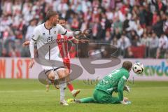 3. Liga; Energie Cottbus - FC Ingolstadt 04; Torchance verpasst Benjamin Kanuric (8, FCI) Torwart Bethke Elias (12 EC)