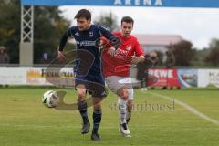 Kreisliga - Saison 2025/26- SV Hundszell - TV Münchsmünster - Lorenz Pastaschek rot Hundszell - Leo Kreitmayer blau Münchsmünster - Foto: Meyer Jürgen