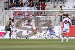 3. Liga; VfB Stuttgart 2 - FC Ingolstadt 04; Elfmeter Torwart Marius Funk (1, FCI) ohne Chance Faghir Wahidullah (46 VfB)