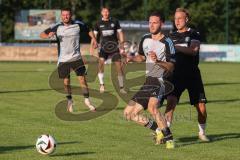 Bezirksliga - Saison 2025/26 - TSV Ober./Unterhaunstadt - VFR Garching - Tarik Ahmetovic (Nr.20 - TSV Ober-/Unterh.stadt) - Staas Mitko schwarz Garching - Foto: Meyer Jürgen
