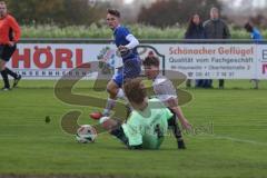 Kreisliga - Saison 2024/25- SV Hundszell - SV Menning -  - Simon Wolfsfellner blau Menning - Leon Drees weiss Hundszell - Lucas Steinbach Torwart Hundszell - Foto: Meyer Jürgen