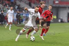 3. Liga; SV Wehen Wiesbaden - FC Ingolstadt 04; Zweikampf Kampf um den Ball David Kopacz (29, FCI) Johansson Ryan (20 SVWW)