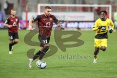 3. Liga; FC Ingolstadt 04 - Borussia Dortmund II; Pascal Testroet (37, FCI)