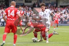 3. Liga; Energie Cottbus - FC Ingolstadt 04; Zweikampf Kampf um den Ball Tim Heike (9, FCI) Engelhardt Erik (18 EC)