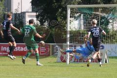 Landesliga - Saison 2024/25 - SV Manching - TSV Schwabmünchen - Torchance für Daniel Spies (Nr.22 - SV Manching) - Zeche Fabio Torwart Schwabmünchen - Foto: Meyer Jürgen