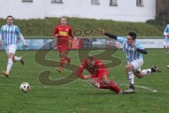 Kreisliga - Saison 2025/26- TSV Kösching - FC Sandersdorf - Jonas Betz rot Kösching wird von Christian Winkler blau Sandersdorf gefoult und bekommt die rote Karte - Foto: Meyer Jürgen