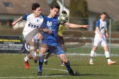 Kreisklasse - Saison 2025/26- TSV Etting - FC Arnsberg - Jonas Knon weiss Etting - Marco Maier blau Arnsberg  - Foto: Meyer Jürgen