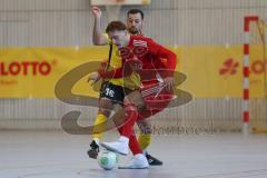 Lotto Bayern Hallencup - Saison 2024/25 - Türkisch SV Ingolstadt - FC Hitzhofen/Oberzell- Maik Wnendt gelb Hitzhofen - Aurel Kuqanaj rot Türkisch - Foto: Meyer Jürgen