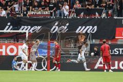 3. Liga; FC Ingolstadt 04 - 1. FC Schweinfurt 05; 1. Tor für Schweinfurt Celebi Ekin (11 S05) Torwart Markus Ponath (1, FCI) am Boden Elias Decker (4, FCI) Yann Sturm (7, FCI) enttäuscht, Meißner Thomas (8 S05)