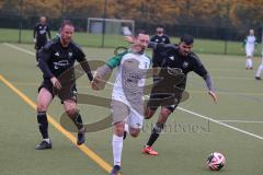 Kreisklasse - Saison 2025/26- TSV Ingolstadt Nord - SV Lippertshofen - Naschuan Kouki  schwarz Ing Nord rechts - Florian Donaubauer weiss Lippertshofen - Christopher Reichel schwarz Ing Nord  links - Foto: Meyer Jürgen