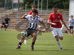 *Bayernliga Nord - Saison 2026/27 - FC Ingolstadt 04 II - FSV Stadeln - Timo Hengmith (Nr.10 - FCI II) - Leon Stöß rot Stadeln - Foto: Meyer Jürgen