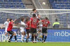 3. Liga; Hannover 96 II - FC Ingolstadt 04; Elias Decker (3, FCI) rettet am Tor Walbrecht Tim (33 H96) Kevin Brooklyn Ezeh (38 H96)