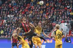 3. Liga; FC Ingolstadt 04 - Dynamo Dresden; Zweikampf Kampf um den Ball Lukas Fröde (34, FCI) Sapina Vinko (5 DD) Oehmichen Jonas (25 DD) Risch Sascha (28 DD)