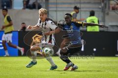 3. Liga - Saison 2026/27 - 1. FC Saarbrücken - FC Ingolstadt 04  - Lars Lokotsch (Nr.13 - FCI) - Kelsey Owusu (Nr.31 - Saarbrücken) - Foto: Meyer Jürgen