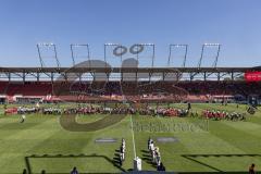 3. Liga; FC Ingolstadt 04 - Würzburger Kickers; vor dem Spiel Spalier die Ingolstädter Stadtwache, hinten die Feuerwehren der Region
