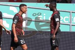 3. Liga; FC Ingolstadt 04 - Hallescher FC; Tor Jubel Treffer Marcel Costly (22, FCI) Daouda Beleme (9, FCI) salutieren