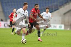 3. Liga; Hannover 96 II - FC Ingolstadt 04; Zweikampf Kampf um den Ball Sebastian Grönning (11, FCI) Kevin Brooklyn Ezeh (38 H96)