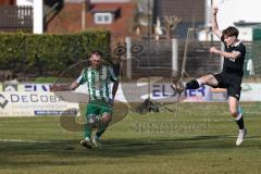 Landesliga - Saison 2025/26 - SV Manching - TSV Schwabmünchen - Maximilian Eberwein (Nr.4 - SV Manching) - Gumpinger Richard schwarz Schwabmünchen - Foto: Meyer Jürgen