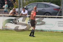 Kreisklasse - Saison 2024/25- TSV Großmehring - SV Oberstimm - Schiedsrichter Andreas Rauh verweist Zuschauer vom Platz - XXXXX - Foto: Meyer Jürgen