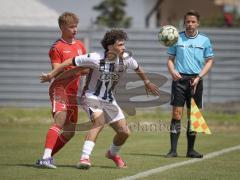Bayernliga Nord - Saison 2026/27 - FC Ingolstadt 04 II - Jahn Regensburg II - Damian Coric (Nr.8 - FCI II) - Henrik Heid rot Regensburg - Foto: Meyer Jürgen