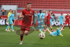 3. Liga; FC Ingolstadt 04 - FC Viktoria Köln; Zweikampf Kampf um den Ball Jonas Scholz (15, FCI) Otto David (10 VK)