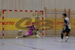 Lotto Bayern Hallencup - Saison 2024/25 - Türkisch SV Ingolstadt - TSV Ober./Unterhaunstadt- 6 meter schiessen - Baran Cakir grau Ober./Unterhaunstadt  - Tobias goosss TW Türkisch - Foto: Meyer Jürgen