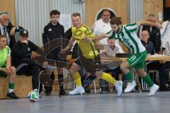 Lotto Bayern Hallencup - Saison 2024/25 - SV Manching - FC Hitzhofen/Oberzell- Daniel Schweiger grün Manching - Nico Seitz gelb Hitzhofen - Foto: Meyer Jürgen