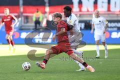 3. Liga; FC Ingolstadt 04 - 1. FC Saarbrücken; vor dem Spiel Kamara Abdoulaye (15 FCS) Max Plath (14 FCI)