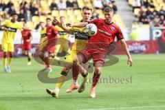 3. Liga; Alemannia Aachen - FC Ingolstadt 04; Zweikampf Kampf um den Ball Wegmann Marius (33 AA) Gustav Christensen (24, FCI)