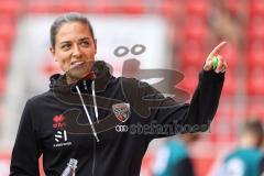 3. Liga; FC Ingolstadt 04 - SV Waldhof Mannheim; Cheftrainerin Sabrina Wittmann (FCI) vor dem Spiel