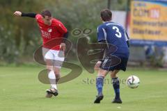 Kreisliga - Saison 2025/26- SV Hundszell - TV Münchsmünster - Lucas Konradi rot Hundszell - Leo Kreitmayer blau Münchsmünster - Foto: Meyer Jürgen