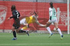 2. Bundesliga Frauen - Saison 2025/26 - FC Ingolstadt 04 Frauen - FFC Turbine Potsdam - Stefanie Reischmann (Nr.24 - FC Ingolstadt Frauen I) mit einer Torchance - Plöchinger Silia Torwart  Potsdam - Foto: Meyer Jürgen
