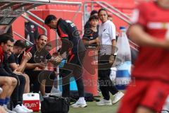 3. Liga; FC Ingolstadt 04 - 1. FC Schweinfurt 05; enttäuscht Cheftrainerin Sabrina Wittmann (FCI) an der Seitenlinie, Spielerbank Torwart-Trainer Arvid Schenk  (FCI) Co-Trainer Ilia Gurev (FCI)
