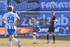3. Liga; FC Hansa Rostock - FC Ingolstadt 04; Zweikampf Kampf um den Ball Kinsombi Christian (27 HR) Simon Lorenz (32, FCI)