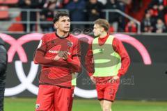 3. Liga; FC Ingolstadt 04 - TSG Hoffenheim II; Sieg Jubel Freude 3:2, Spieler bedanken sich bei den Fans Ognjen Drakulic (30, FCI)