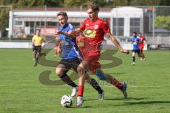 Kreisliga - Saison 2025/26- TSV Kösching - FC Mindelstetten - Lukas Kastl rot Kösching - Michael Betz blau Mindelstetten - Foto: Meyer Jürgen