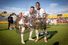 Toto-Pokal Finale; Würzburger Kickers - FC Ingolstadt 04; Toto-Pokal Sieger 1:2, Ryan Malone (16, FCI) Marcel Costly (22, FCI) Trophäe