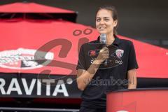 Saisoneröffnung; 3. Liga; FC Ingolstadt 04 am Audi Sportpark; Cheftrainerin Sabrina Wittmann (FCI) stellt sich den Fans vor mit ihren Zielen