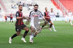 3. Liga; FC Ingolstadt 04 - SC Verl; Zweikampf Kampf um den Ball Yannick Deichmann (20, FCI) Mikic Daniel (4 SCV)