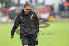 Toto Pokal; FC Sportfreunde Schwaig - FC Ingolstadt 04; Cheftrainerin Sabrina Wittmann (FCI) vor dem Spiel im strömenden Regen