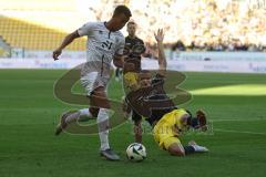 3. Liga - Saison 2024/25 - Alemannia Aachen - FC Ingolstadt 04  - Marcel Costly (Nr.22 - FCI) - Lamar Yarbrough (Nr.25 - Alemannia Aachen) - Foto: Meyer Jürgen