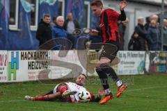 Kreisklasse - Saison 2025/26- Türk SV Ingolstadt - SC Steinberg-  - Tobias Schels rot Steinberg  - Mertcan Gürses weiss Türkisch - Foto: Meyer Jürgen