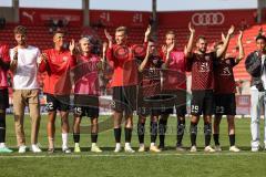 3. Liga; FC Ingolstadt 04 - SSV Ulm 1846; Sieg Jubel Freude Spieler bedanken sich bei den Fans Torwart Maurice Dehler (46, FCI) Marcel Costly (22, FCI) Thomas Rausch (45, FCI) Benjamin Kanuric (8, FCI) Felix Keidel (43, FCI) Tobias Schröck (21, FCI) David